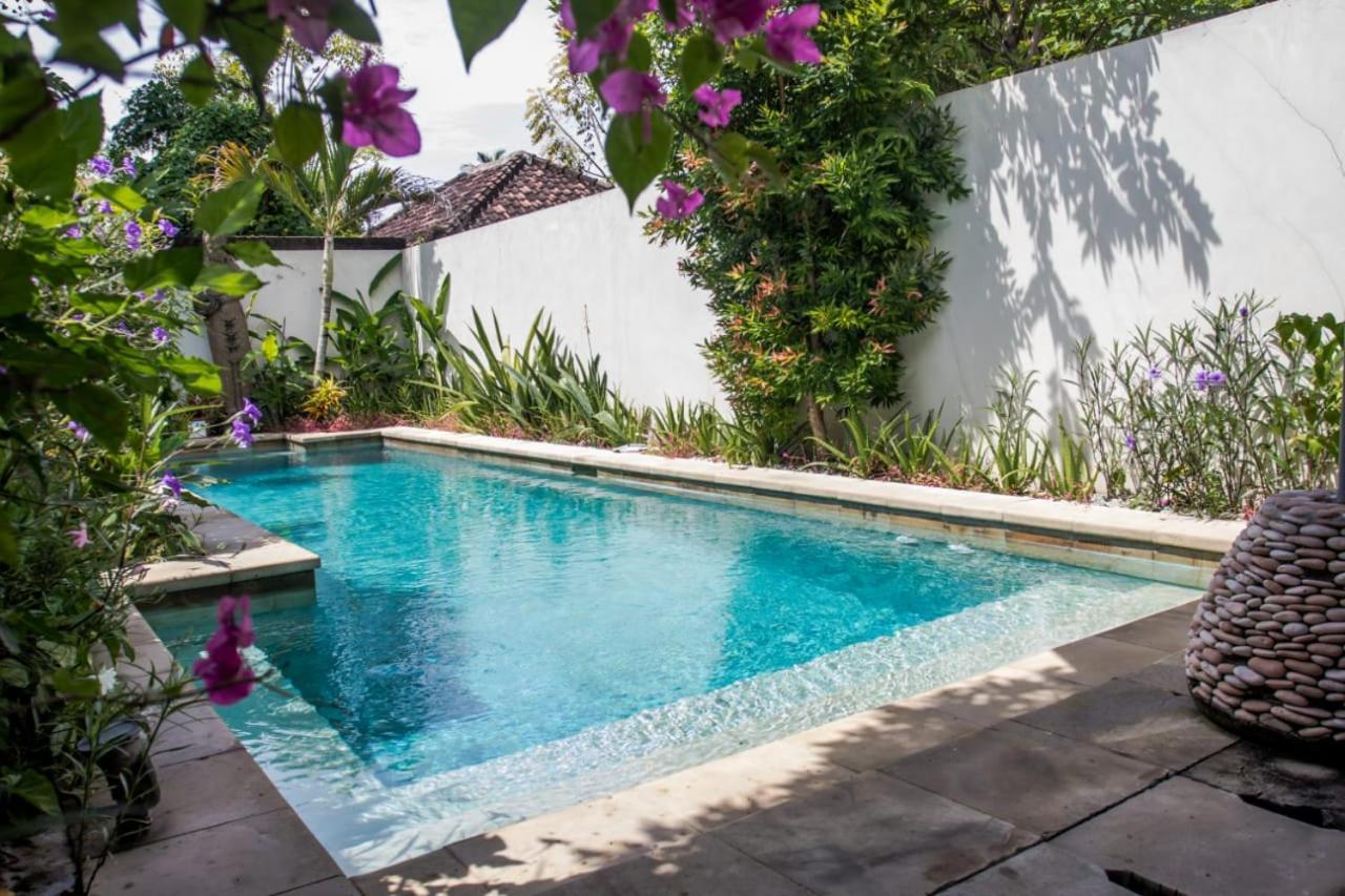 Dhm Surf Villa Kuta  Exterior photo